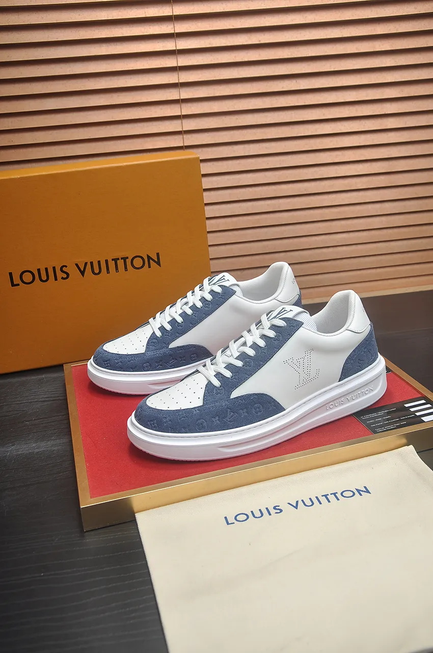 Men's men's shoes 💰640💶Original development, quality shipping, welcome to compare - LV sneaker series sports shoes introduce the loose silhouette of the ready-to-wear series into the spring and summer men's wear shows and make an eye-catching appearance. The cow leather upper is combined with rough fabric laces, and colorful beading highlights the brand's classic elements. LV letters mark the tongue and Monogram floral outsole. Mixed materials Made of top-grain cowhide, thick shoelace design, large Monogram print on the side, mesh lining and cotton feet, the comfort is as extreme as ever, premium heritage, quality first, worth owning! Size: Men’s 38-45 (45 is custom-made and cannot be returned or exchanged)